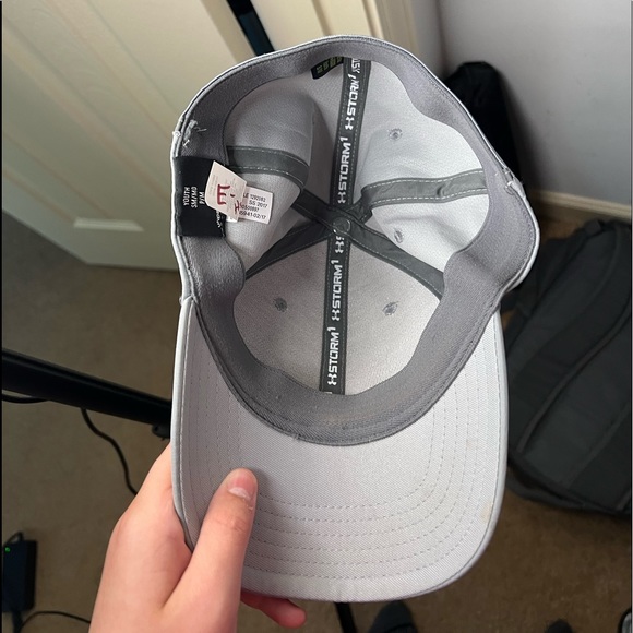 Under Armour Hat - Picture 2 of 3